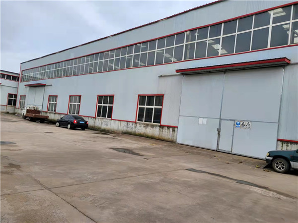 廠(chang)房一角(jiao)